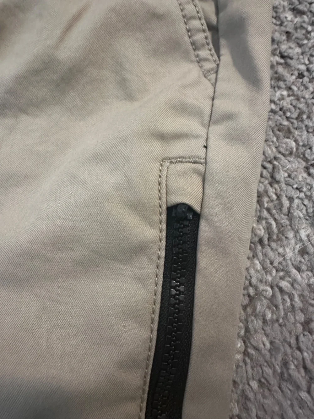Old Navy Boys Size Small (6-7) Khaki Tech Taper Quick Dry Pants